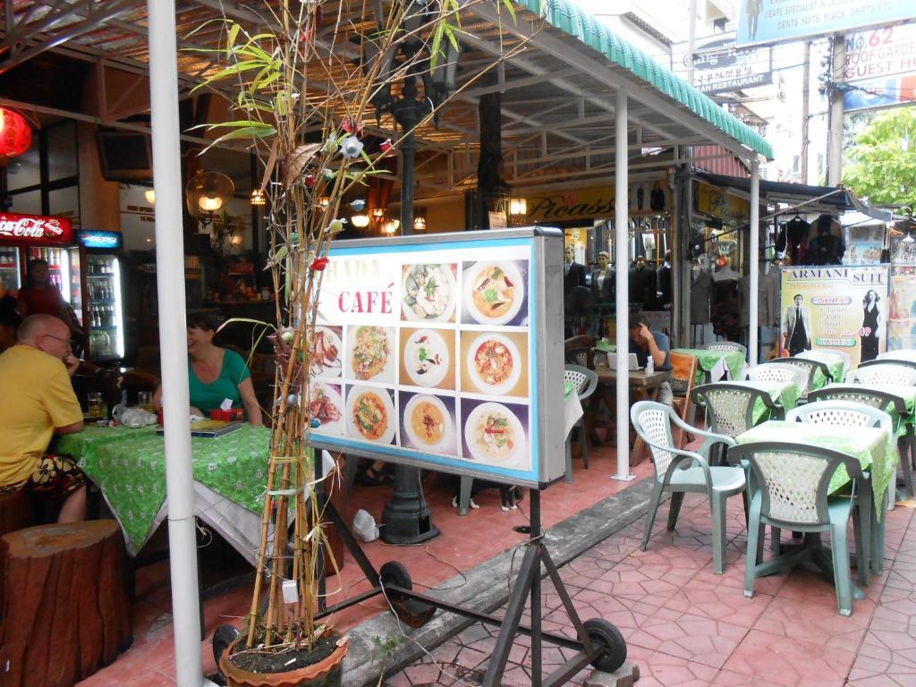 Four Sons Village Bangkok Exterior photo