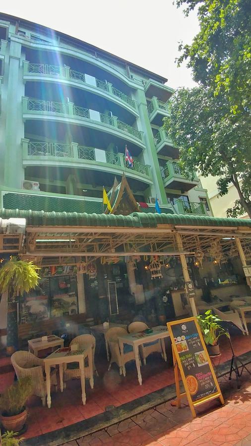 Four Sons Village Bangkok Exterior photo